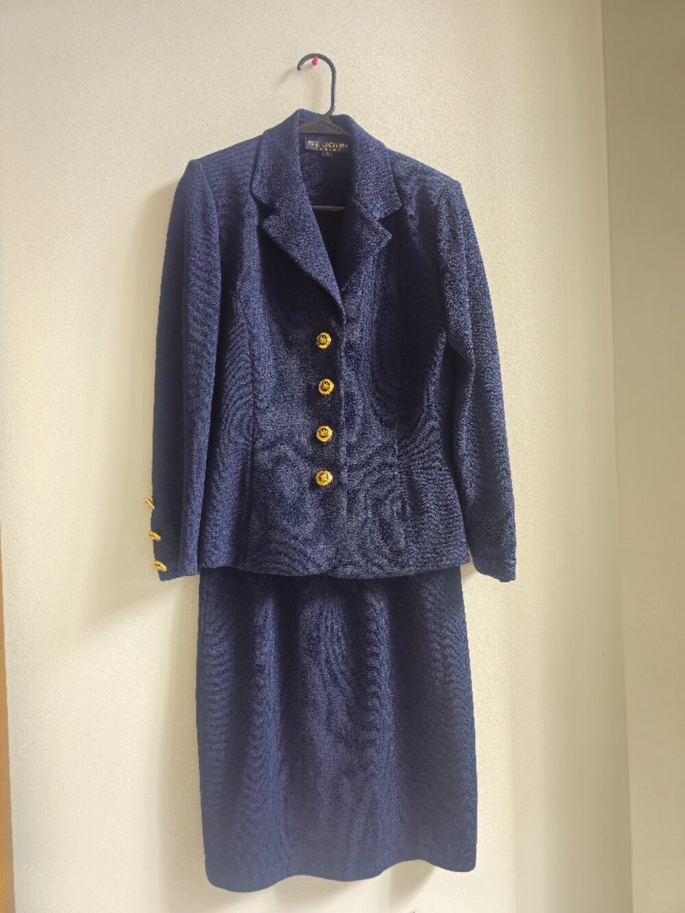 St. John Evening Navy Santana Knit Skirt Suit Set Gold Buttons Blazer 8 Skirt 10